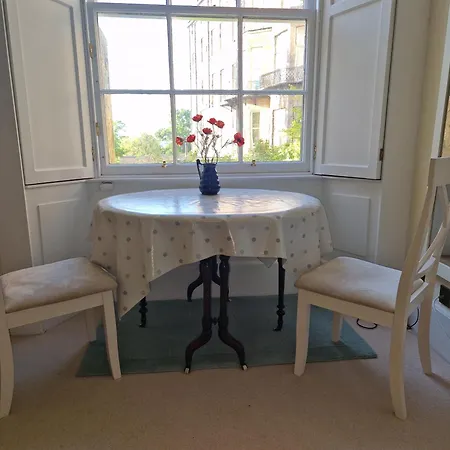 Joivy Gorgeous Georgian Flat In New Town Апартаменты *