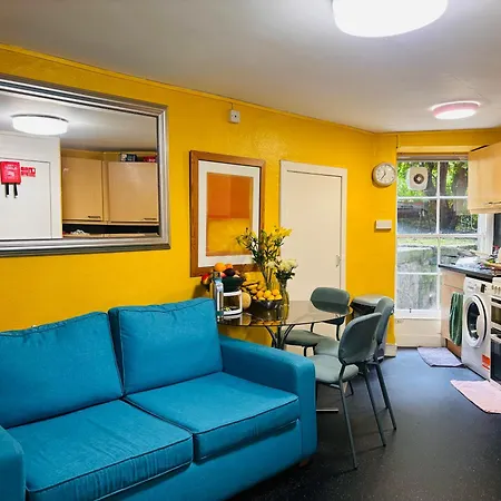 Entire Flat In Edinburgh, Center