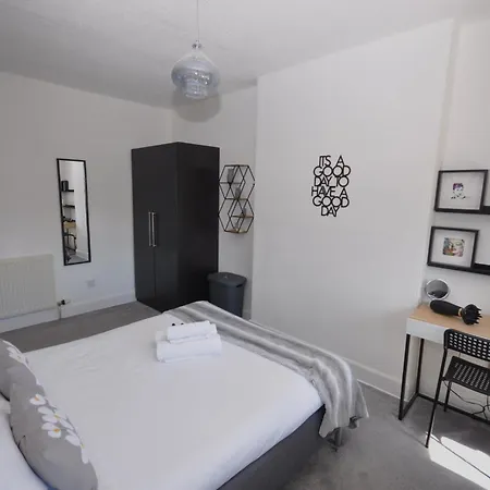 Casa vacanze Cosy 2 Bed With Garden And Free Parking