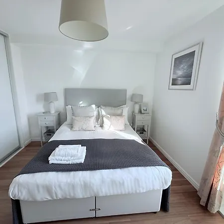 Apartment Haven In New Town-2 Bedrooms, 2 Bathrooms *