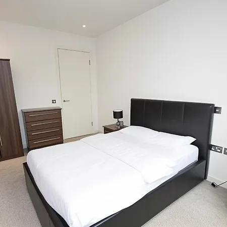 Modern Stylish 3br In Quartermile *