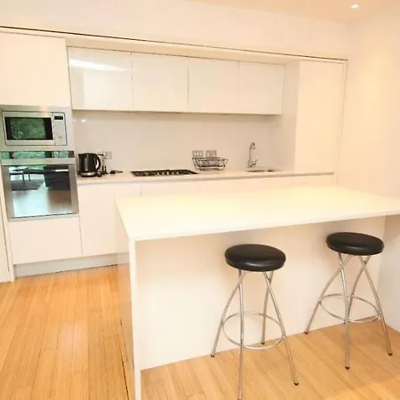 Modern Stylish 3br In Quartermile Apartment
