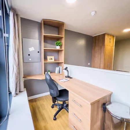 Living At Lady Nicolson Court Apartamento *