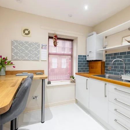 Charming 2-bedroom - Ground Floor Apartament Edynburg