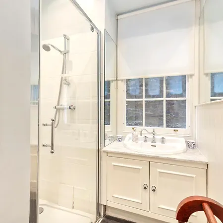 Charming With 2-bathroom And Private Entrance Appartement Édimbourg