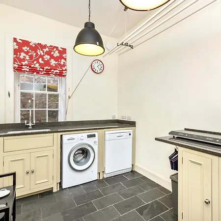 Charming With 2-bathroom And Private Entrance 公寓 爱丁堡