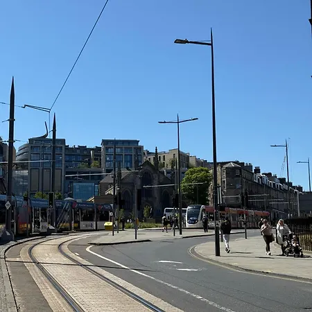 皮卡第广场公寓 *