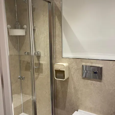 Gilmore Flat (adults Only) Edinburgh