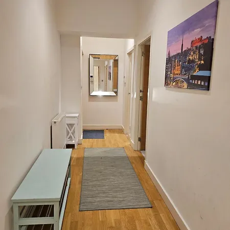 Quartermile Cosy Nest Apartamento *