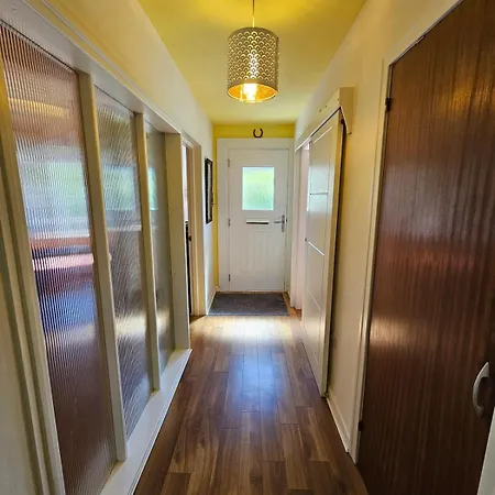 בית נופש The Robin House In Ravelston אדינבורו