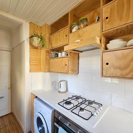 Charming 2-bedroom Ground Floor With Garden And Free On-street Parking Apartamento *