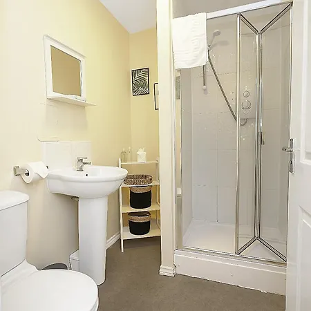 Apartment The Lochend Two Bedroom *
