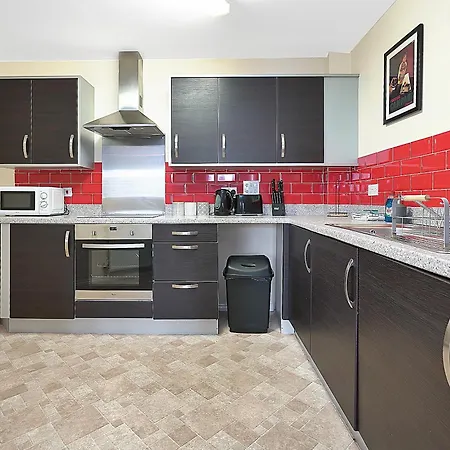 The Lochend Two Bedroom Apartment *