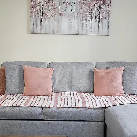 The Lochend Two Bedroom Апартаменты *