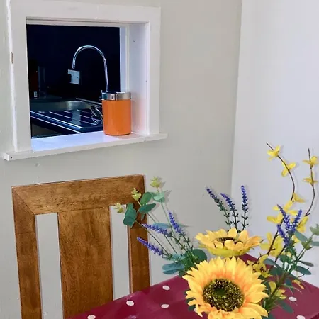 Lägenhet Stylish Canal-side Retreat In