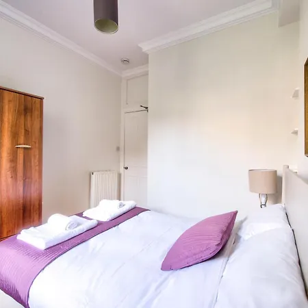 Grindlay St - Fantastic 2br In Theatre District Эдинбург