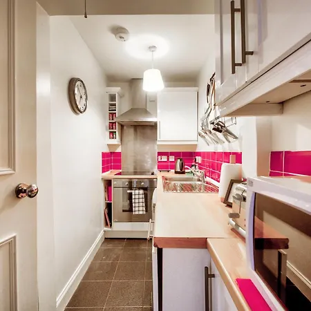 Grindlay St - Fantastic 2br In Theatre District