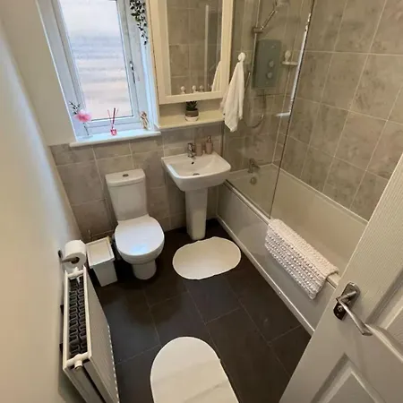 Double Bedroom With Dedicated Private Bathroom * Édimbourg