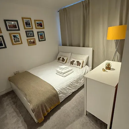 Double Bedroom With Dedicated Private Bathroom