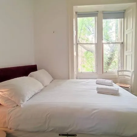 Magic Of Meadows 4 Bedroom Flat דירה *