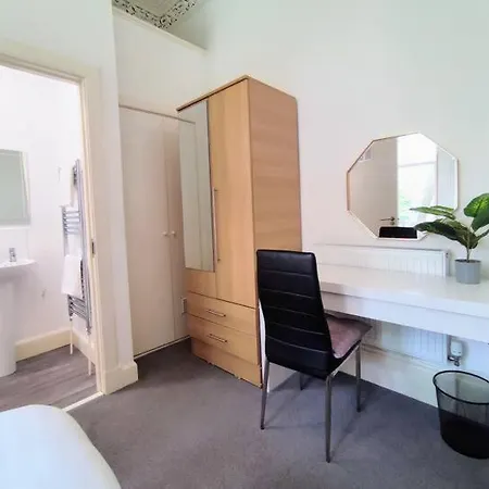 Magic Of Meadows 4 Bedroom Flat * Edinburgh
