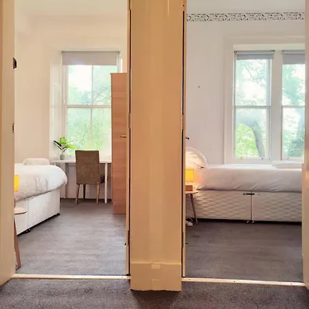 Magic Of Meadows 4 Bedroom Spacious Flat *