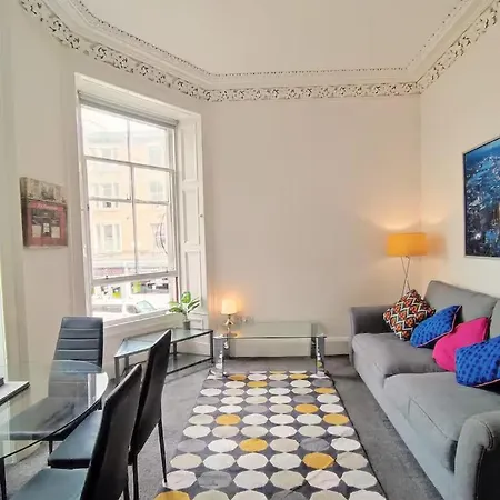 דירה Magic Of Meadows 4 Bedroom Flat *