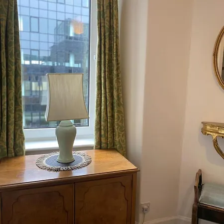 Apartment 1 Bed Flat Near Castle *