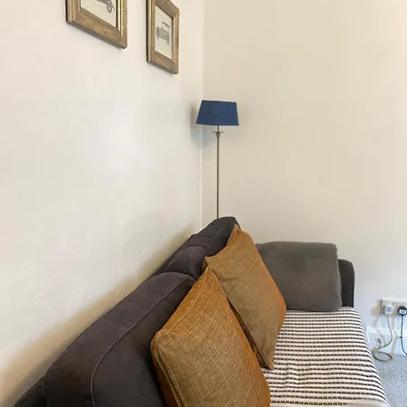1 Bed Flat Near Castle Apartment