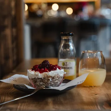 Code - The Court, * Edimburgo