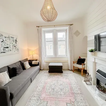 Chic Flat Close To Edinburgh, Airport, & Zoo *