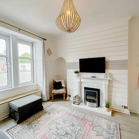 Chic Flat Close To Edinburgh, Airport, & Zoo Apartment *