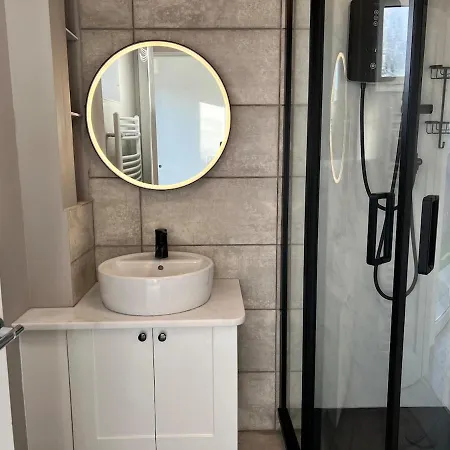 Self-contained Ground Level With Hill View * Édimbourg