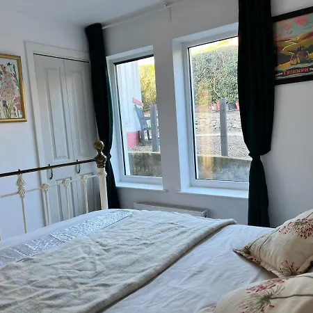 Self-contained Ground Level With Hill View Appartement