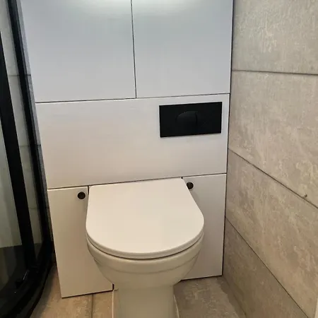 Self-contained Ground Level With Hill View *