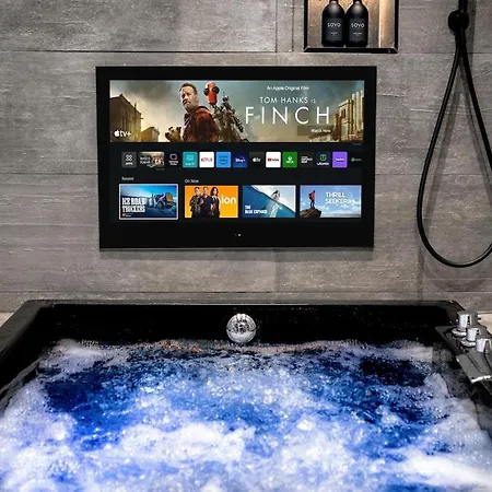 Luxury Old Town With Private Jacuzzi Apartment