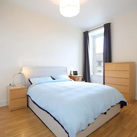 Homely 2bd Flat Heart Of Apartment