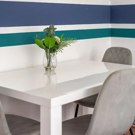 Apartament 2bed-ground Floor-free Parking Edynburg