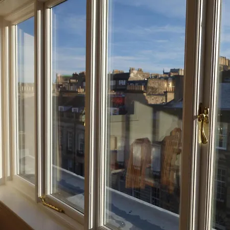 Sophisticated In Centre