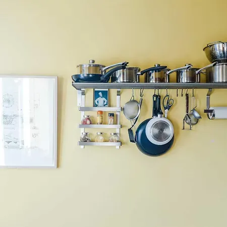 Sophisticated In Centre *