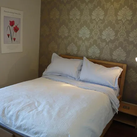 Sophisticated In Centre Apartment