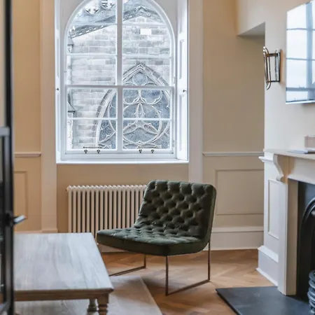 Hostal Code Pod - The Court - *