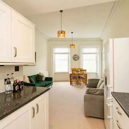 Stylish 3 Bed New Town - Traquair