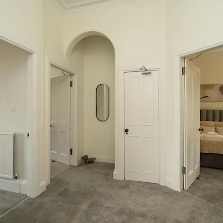 Stylish 3 Bed New Town - Traquair *