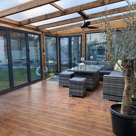 Apartament Rena- Bright And Modern Center Apartment. *