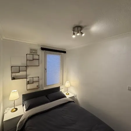 Rena- Bright And Modern Center Apartment. * Edynburg