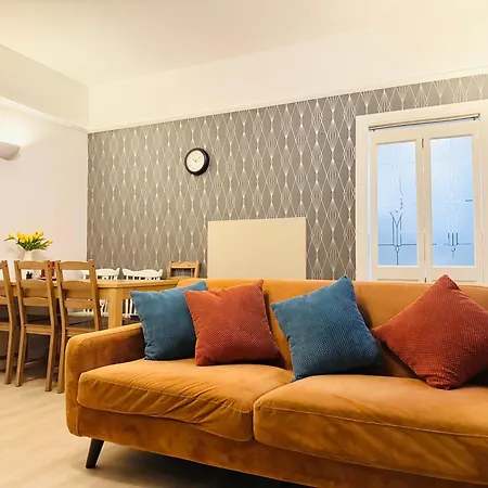 Peaceful Centre Retreat At Great Location And Easy Access Edinburgh