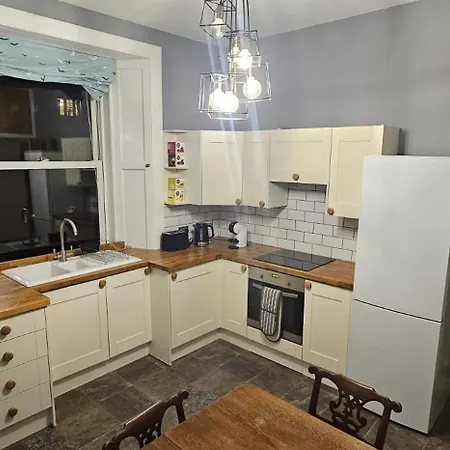 Cosy 2 Bedroom Flat-castle View Daire