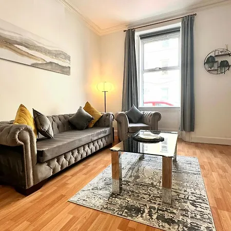 2 Bedroom Cosy Ground Floor Flat Édimbourg