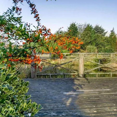 10 Guests - 5 Bedrooms - Deck - Hot Tub * Édimbourg